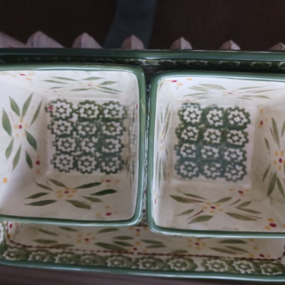 Temp-tations Serving dishes Old World design, set of 5 green and cream color
